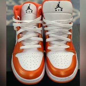 Nike unisex-child Air Jordan 1 Mid SE